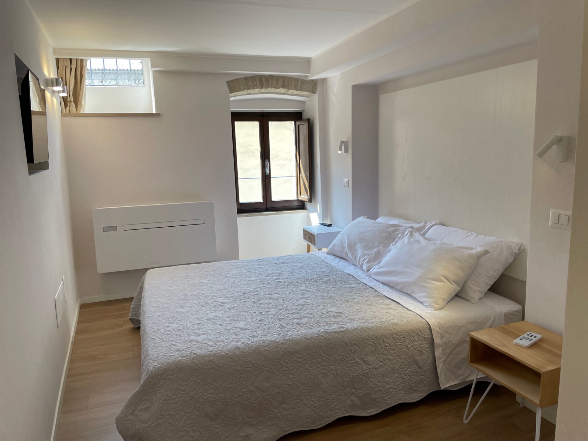 Sorella Luna Boutique Home